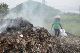 Bắc Ninh: Khói rác mù mịt ở xã nông thôn mới