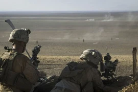 Quân đội Mỹ và thánh chiến diễn tập bắn đạn thật, cảnh báo quân đội Syria ở cửa khẩu al-Tanf