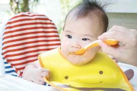 Nuôi dưỡng đúng cách cho trẻ đang bú mẹ