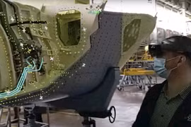 Nga ứng dụng công nghệ thực tế tăng cường AR để lắp ráp tiêm kích tàng hình Su-57