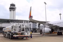 Chính thức giảm 30% thuế bảo vệ môi trường cho nhiên liệu bay