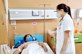 Khâu eo tử cung giữ thai cho thai phụ mang thai 21 tuần chuyển dạ