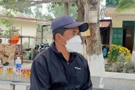 Người lái ca nô kể khoảnh khắc bị sóng đánh lật tàu