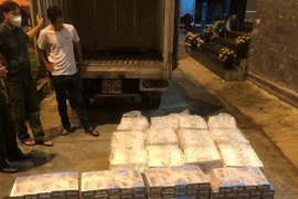 Số thuốc lá lậu Phúc dùng xe tải chở.