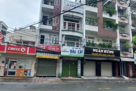 Hàng quán tại TPHCM “vẫn án binh bất động”
