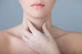 Kích thích huyệt trị vướng họng