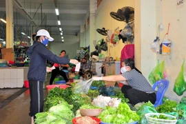 'Bác' tin người dân Hạ Long đi chợ quá 2 lần/ngày sẽ bị bêu tên