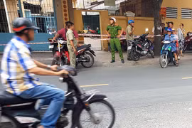 Người đàn ông bị chém gần đứt lìa cánh tay ở trung tâm Sài Gòn