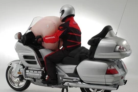 Một công nghệ khác về túi khí bảo vệ người điều khiển xe máy đang được Honda phát triển, sẽ trang bị trên PCX?