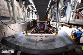 "Quái vật" 850 tấn đào hầm đường sắt Nhổn - ga Hà Nội lần đầu chạy thử