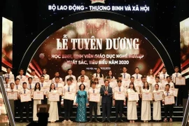 Tuyên dương 130 học sinh, sinh viên trường nghề xuất sắc năm 2020
