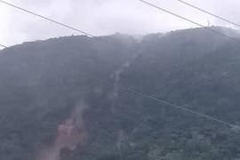 Thời điểm núi Bà Đen đang sạt lở chiều ngày 14/11.