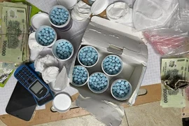 Gần 1.600 viên thuốc lắc được cơ quan công an thu giữ tại phòng trọ của Nhiều.