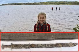 Bé gái 8 tuổi tìm thấy bảo kiếm 1.000 năm của Vua Arthur