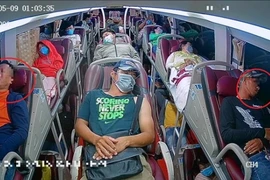 Camera trên xe khách sẽ giúp phát hiện ngay những hành khách không đeo khẩu trang, giúp phòng chống lây nhiễm dịch Covid-19 trên xe khách.