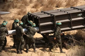 Hamas tiếp tục ồ ạt phóng tên lửa vào Israel
