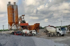 Nam Định: Trạm trộn bê tông Công Tới gây ô nhiễm, đe dọa hành lang đê sông Hồng