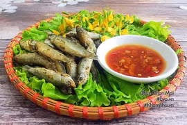 Nên tập thói quen ăn cá từ bé 