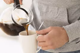 Thực hư việc uống cà phê giúp giải rượu