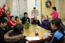 Trao quà cho các bệnh nhi nặng khó khăn