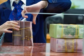 Thu thuế từ chứng khoán tăng gần gấp ba