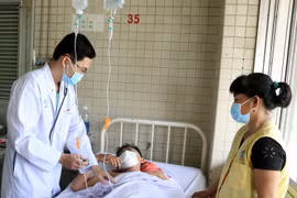 Thiếu niên 15 tuổi bị chém đứt lìa chân