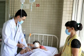 Thiếu niên 15 tuổi bị chém đứt lìa chân