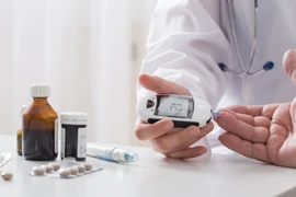 Phối hợp uống thuốc và tiêm insulin 