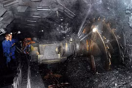 Đề nghị Quốc hội miễn 5.000 tỷ đồng tiền cấp quyền khai thác khoáng sản