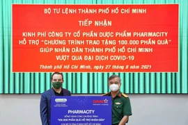  Pharmacity đóng góp 1 tỷ đồng vào chương trình “100.000 phần quà hỗ trợ nhân dân”của Bộ Tư lệnh TPHCM
