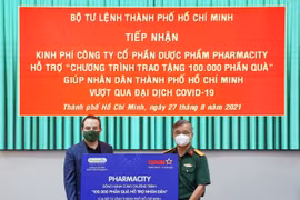  Pharmacity đóng góp 1 tỷ đồng vào chương trình “100.000 phần quà hỗ trợ nhân dân”của Bộ Tư lệnh TPHCM