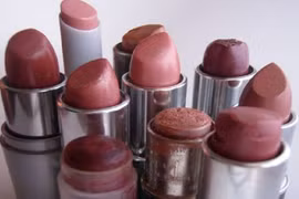 Xử lý mỹ phẩm đã hết “đát”