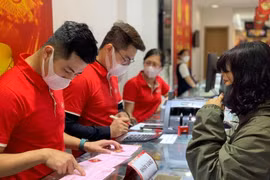 Giá vàng hôm nay 15/3: Sẽ còn giảm sâu, găm tiền chờ thời