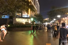 Người dân chạy từ lầu cao xuống sau khi nhận thông báo cháy tối 26/10.