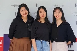 Hà Nội: Sinh viên biến rác thải sầu riêng thành vật liệu thu hồi dầu tràn