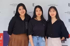 Hà Nội: Sinh viên biến rác thải sầu riêng thành vật liệu thu hồi dầu tràn