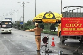 Tiêm đủ vắc xin người từ vùng dịch về Quảng Ninh vẫn phải cách ly tập trung