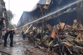 Người dân Hà Nội mong di dời nhà máy hóa chất ra khỏi nội đô