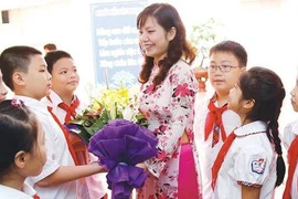 Tri ân thầy cô: “Cách tặng quan trọng hơn món quà”