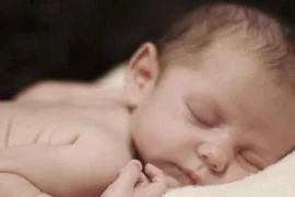 Sóng điện thoại ảnh hưởng tới trẻ sơ sinh như thế nào?