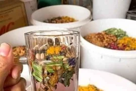 Trà hoa dưỡng sinh tình dục