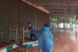 Tàu cá bị chìm do ảnh hưởng bão số 2