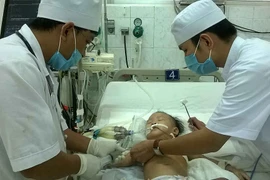 Tràn dưỡng chấp màng phổi do bệnh ác tính