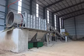 Điện Biên: Xử lý vỏ lọ văcxin, hóa chất, kim tiêm 