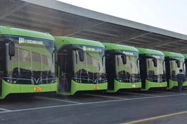 Xe buýt điện VinBus.