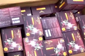 Số hàng hóa nhãn hiệu cafe Hoàng Gia nghi có chất cấm của Công ty TNHH dược mỹ phẩm Lasva bị Công an TP Hà Nội thu giữ.