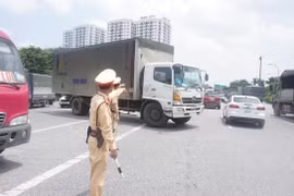 Hà Nội: Tuyệt đối không để người dân di chuyển khỏi thành phố