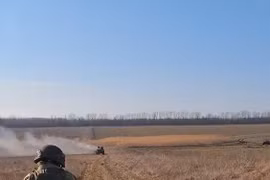 Bùng phát chiến tranh toàn diện, quân đội Ukraina tấn công Donbass