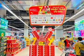 Thắt chặt chi tiêu, chị em nội trợ rủ nhau đi “săn” sale các mặt hàng nhu yếu phẩm