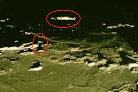 Ảnh nghi tháp quan sát cùng cấu trúc bí ẩn trên Mặt Trăng